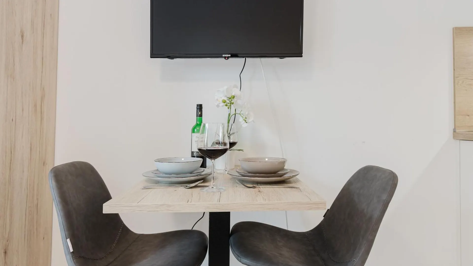 Ξενοδοχείο με διαμερίσματα Das Innsight Appartementhaus - Appartements Mit Kuechen Fuer Lang Und Kurzzeitaufenthalte Πασάου